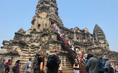 2 DAY TOUR:  VISIT TEMPLES IN SMALL AND GRAND TOURS+ BANTEAY SREI TEMPLE THE PINK SANDSTONE ONE ( 0022 )